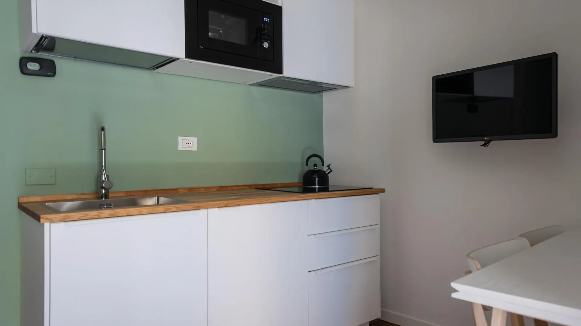 Via Custodi Nest - Chic & Cosy Apartment Milan 0*,